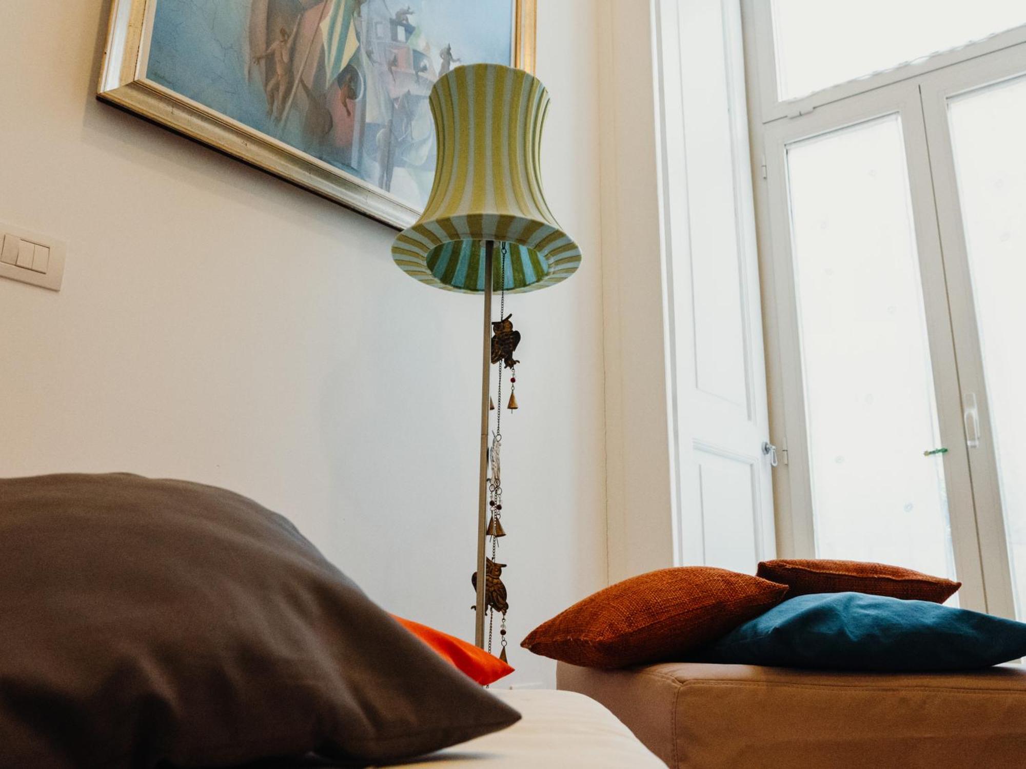 Lo Specchio Dei Papiri Bed & Breakfast เนเปิลส์ ภายนอก รูปภาพ